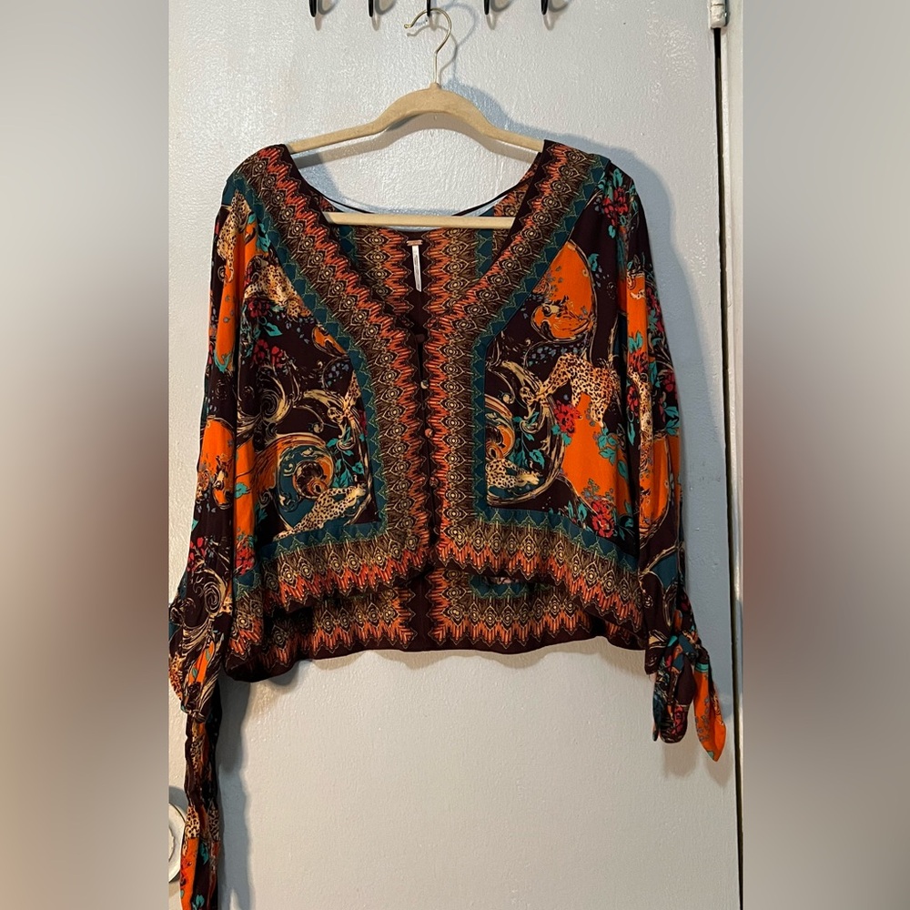 Free People Catch Me If You Can Top Blouse Purple Floral Tie Cuffs Cropped Small - Picture 2 of 15
